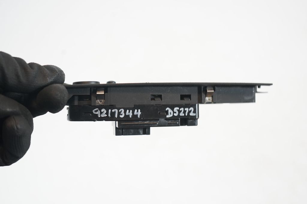 Electric window control switch (8)