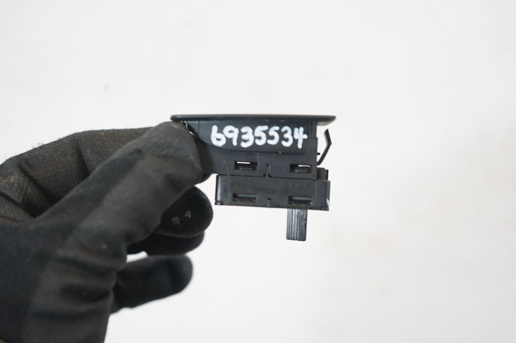 Electric window control switch (8)