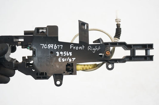 Front door exterior handle/bracket