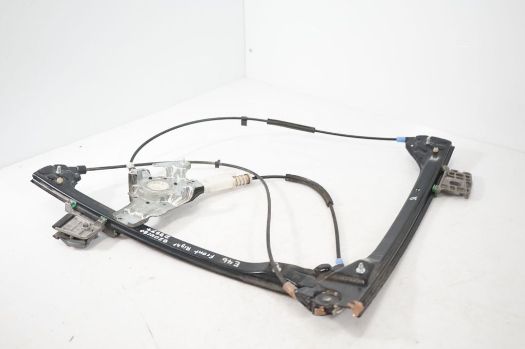 Front door window regulator with motor (7)