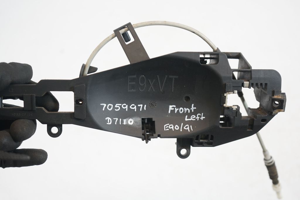 Front door exterior handle/bracket (6)