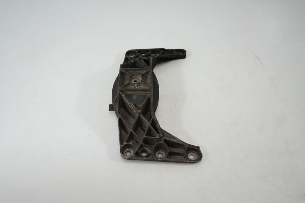 Gearbox mounting bracket (2)