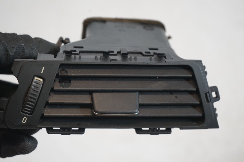 Dashboard side air vent grill/cover trim (6)