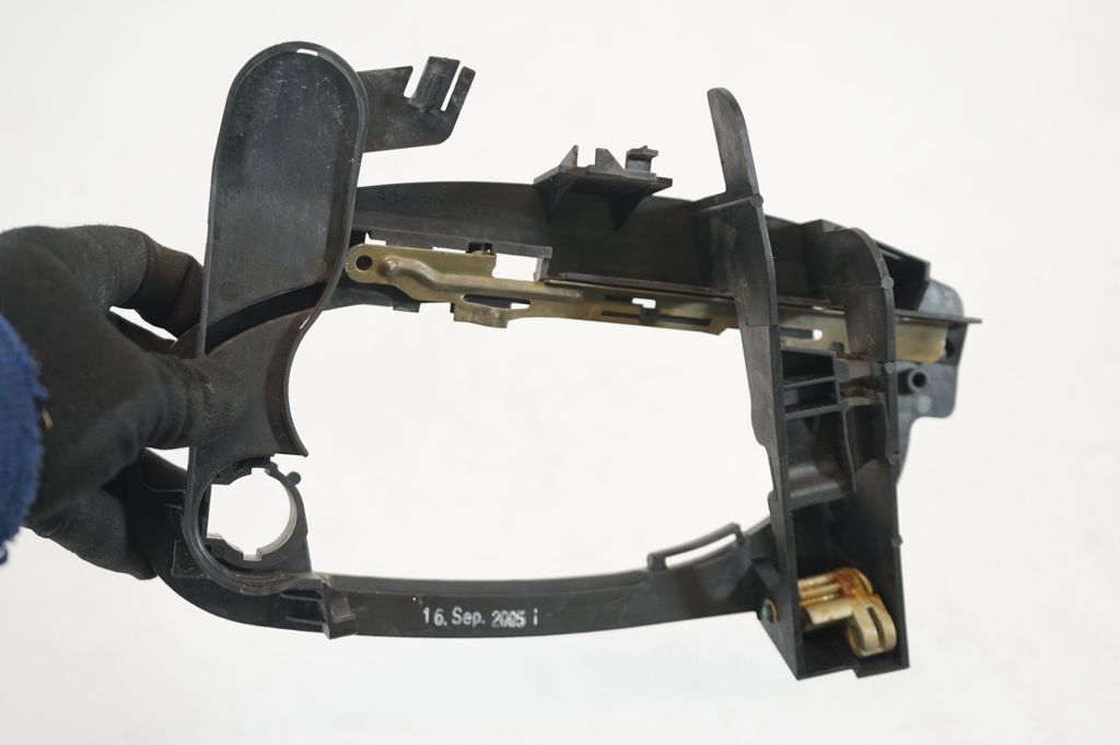 Front door exterior handle/bracket (6)