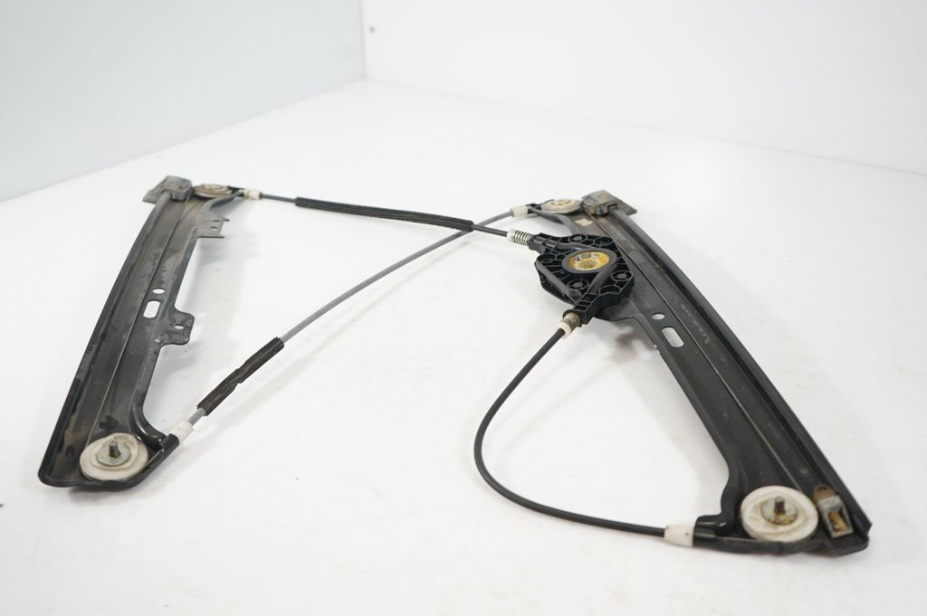 Front door window regulator with motor (6)