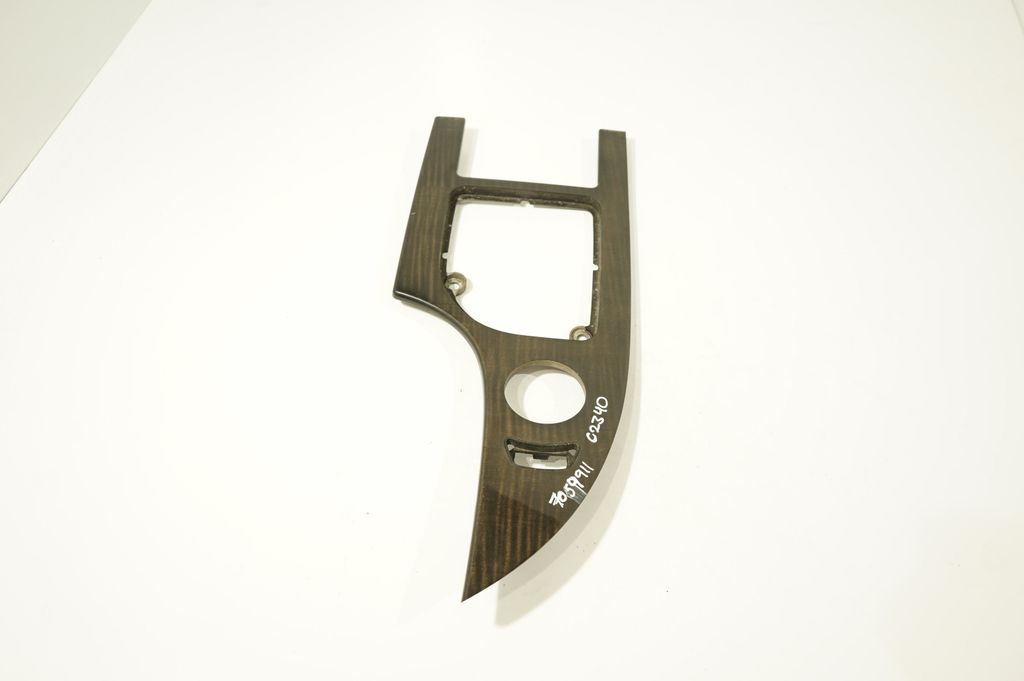 Gear shifter surround trim plastic (3)