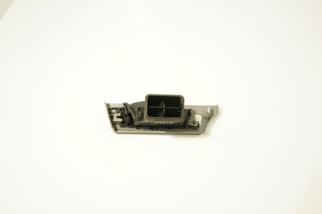 Dashboard glove box trim (6)