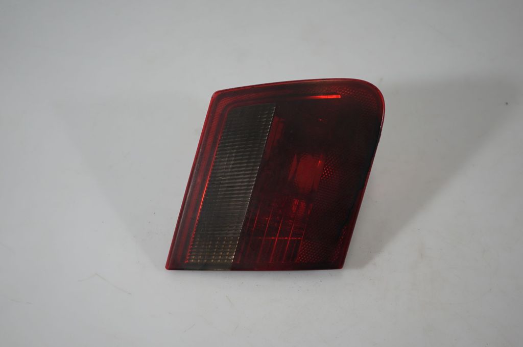 Tailgate rear/tail lights (4)