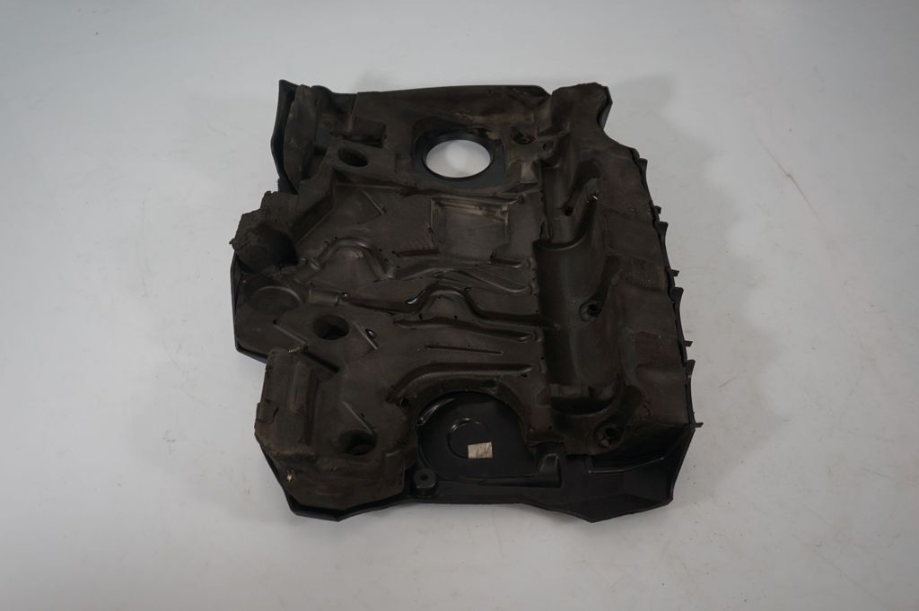 Engine cover (trim) (4)