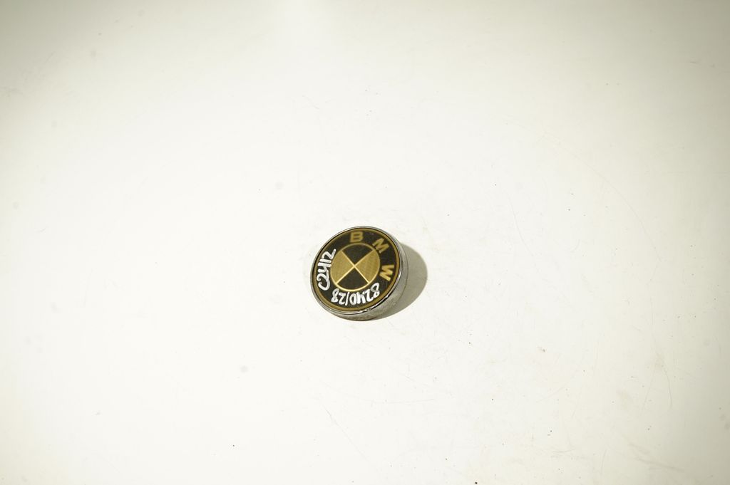Manufacturers badge/model letters (4)