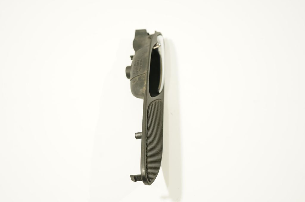 Front door interior handle (4)