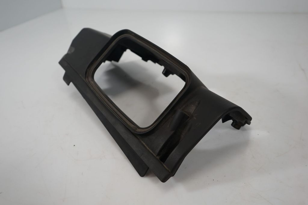 Engine cover (trim) (6)