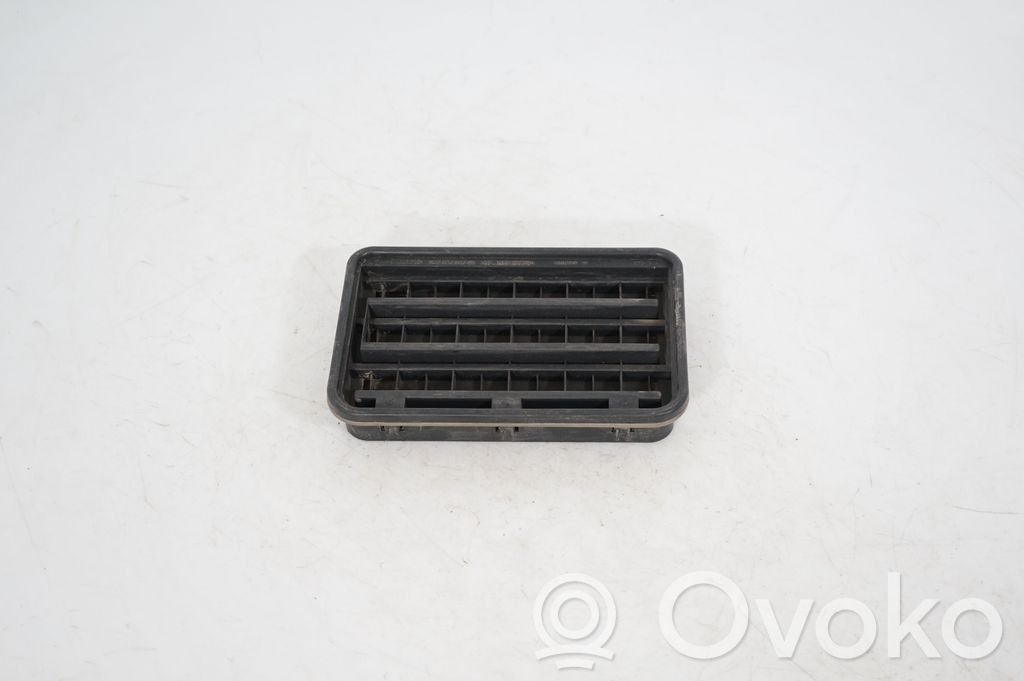 Quarter panel pressure vent (3)