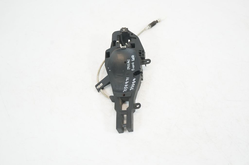 Front door exterior handle/bracket (4)