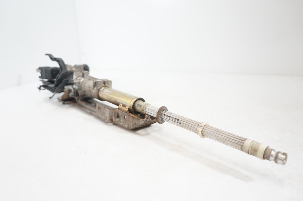 Steering wheel axle (7)