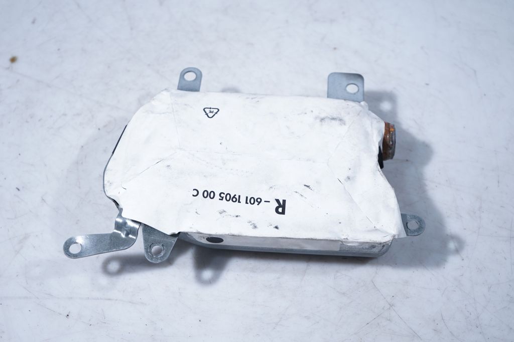Front door airbag (6)