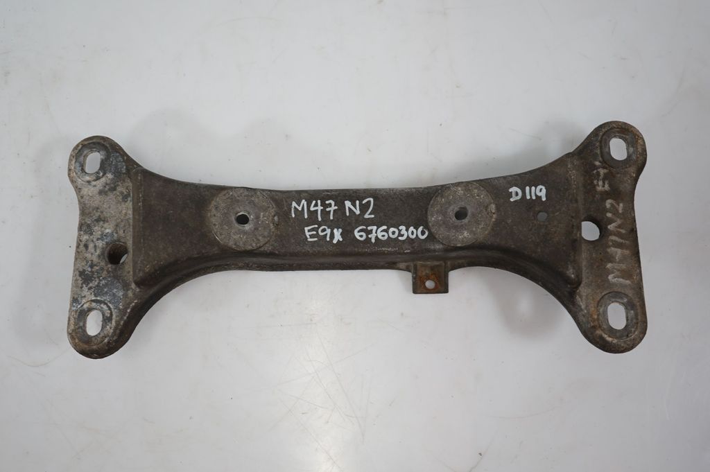 Gearbox mounting bracket (6)