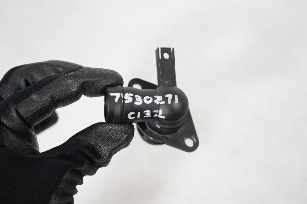 Breather hose/pipe (8)