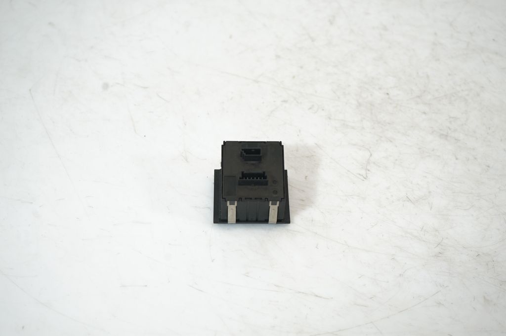 Hazard light switch (5)