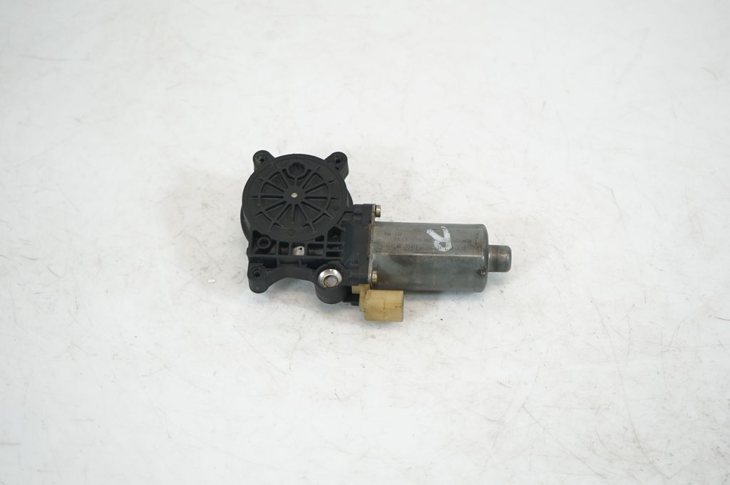 Front door window regulator motor (5)