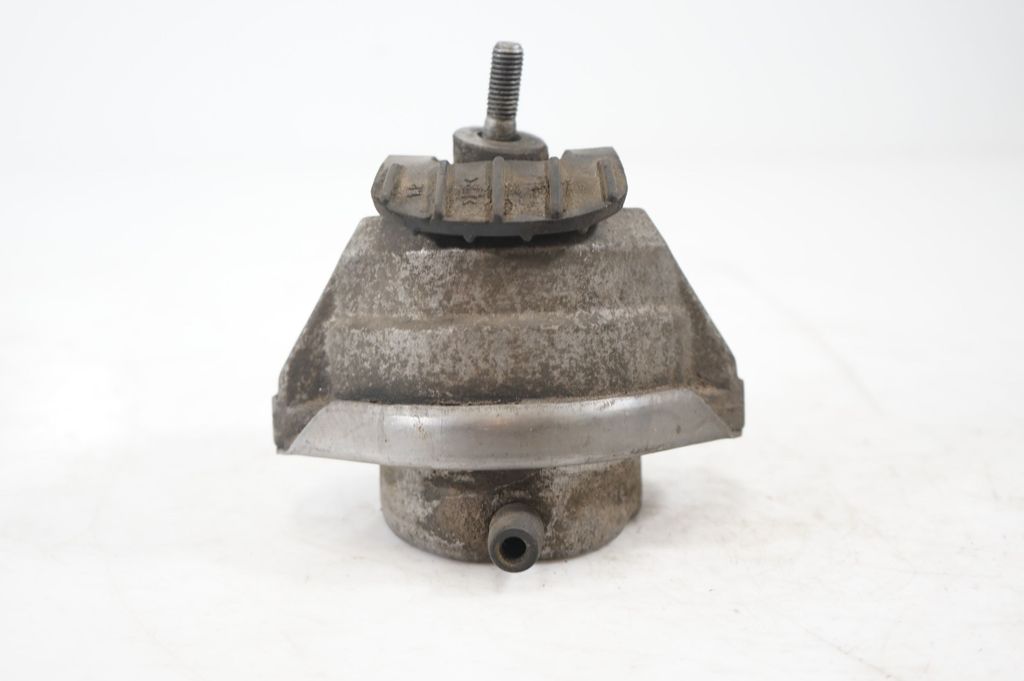 Engine mount bracket (5)