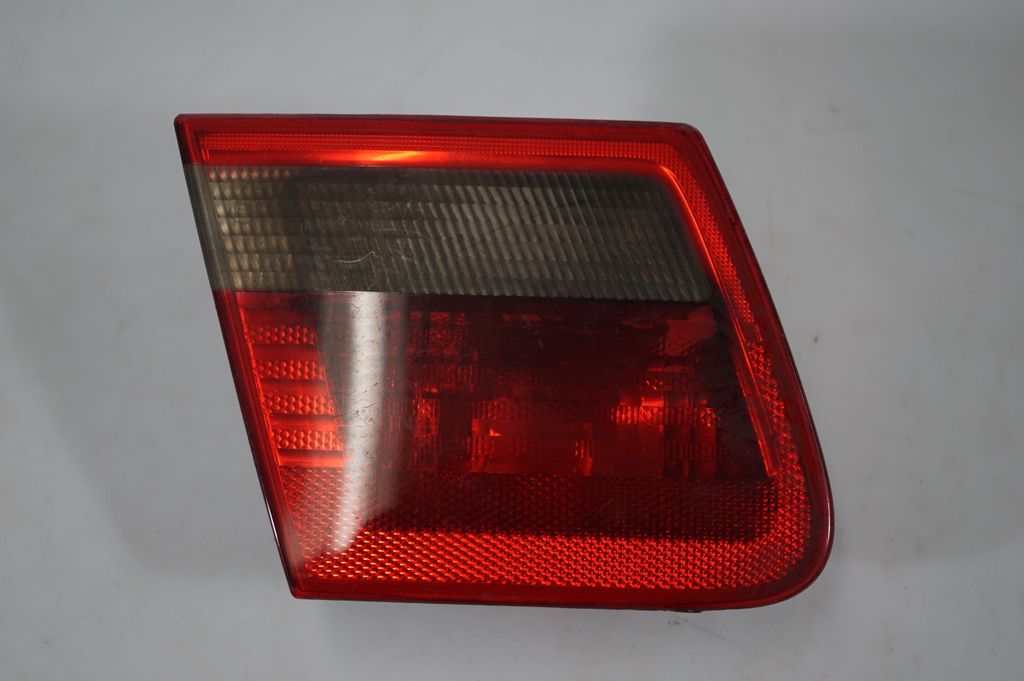 Tailgate rear/tail lights (6)