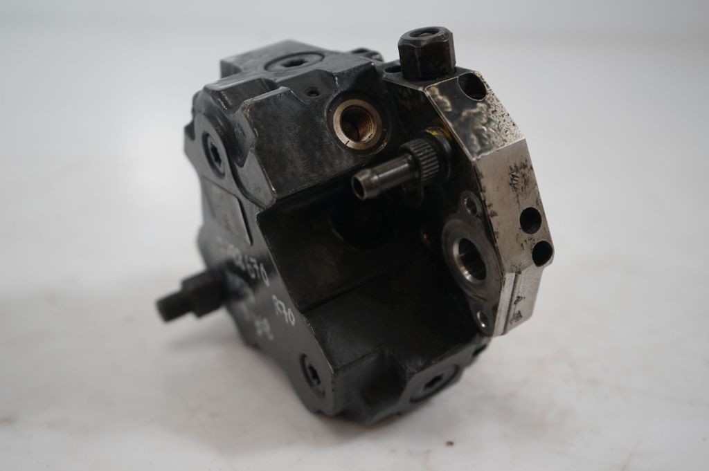 Fuel injection high pressure pump (7)