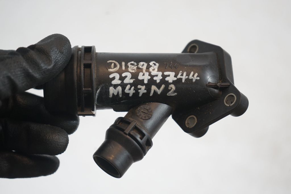 Engine coolant pipe/hose (8)