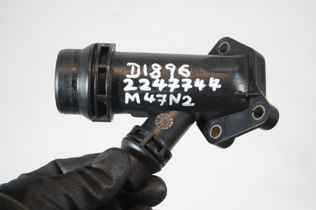 Engine coolant pipe/hose (8)