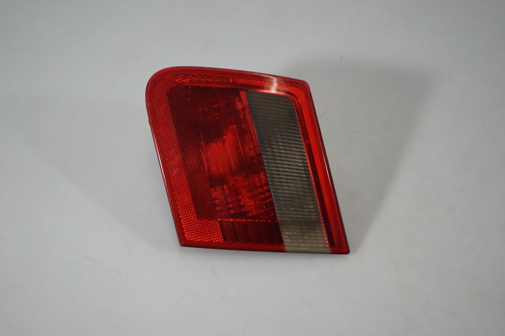 Tailgate rear/tail lights (2)