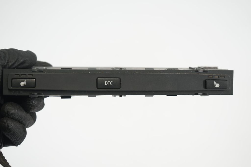 Seat heating switch (6)