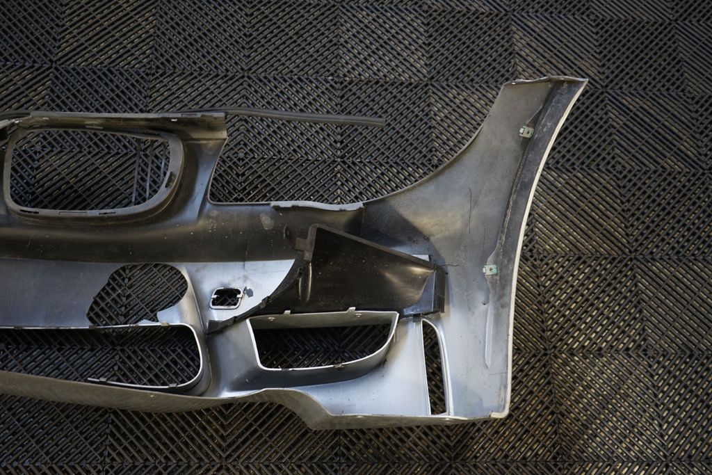 Front bumper (3)