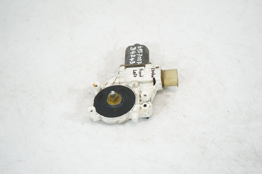 Front door window regulator with motor (2)