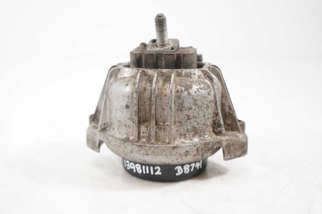 Engine mount bracket (5)