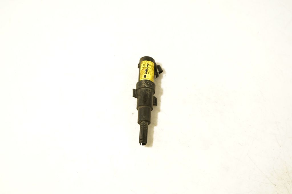 Headlight washer spray nozzle