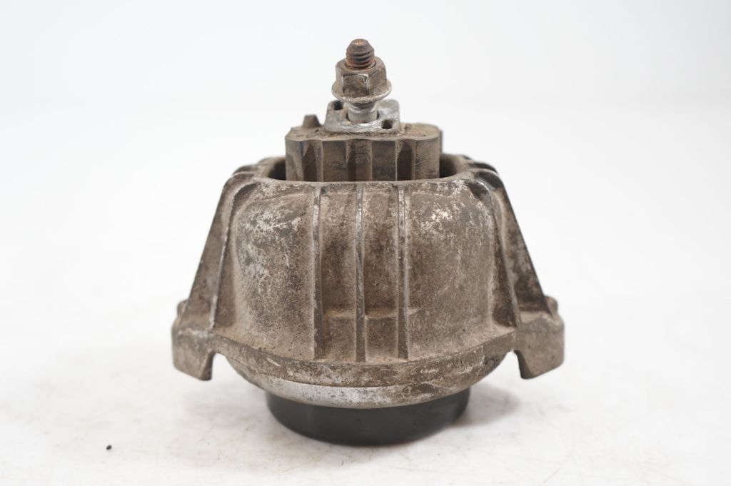 Engine mount bracket (4)