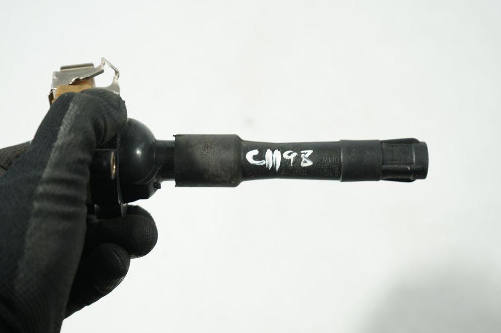 High voltage ignition coil (7)