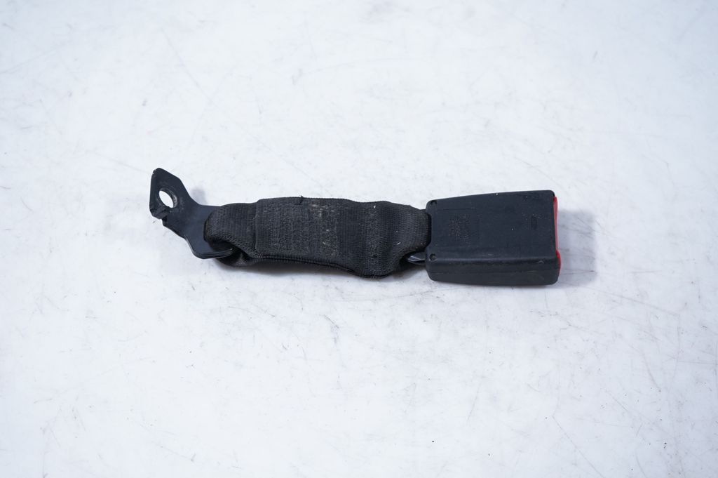 Rear seatbelt buckle (5)