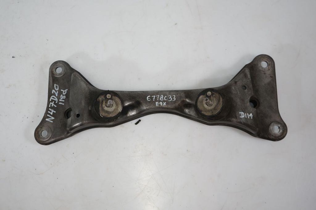 Gearbox mounting bracket (6)