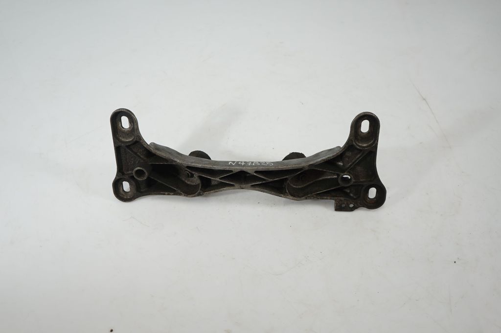 Gearbox mounting bracket (5)