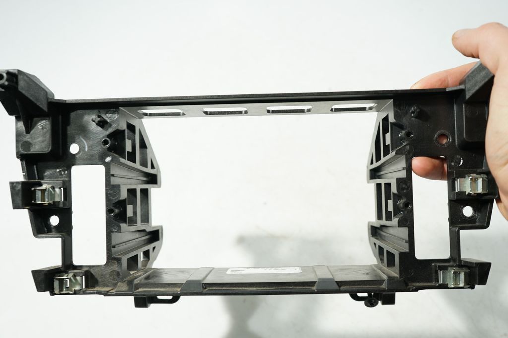 Radio/GPS head unit trim (6)