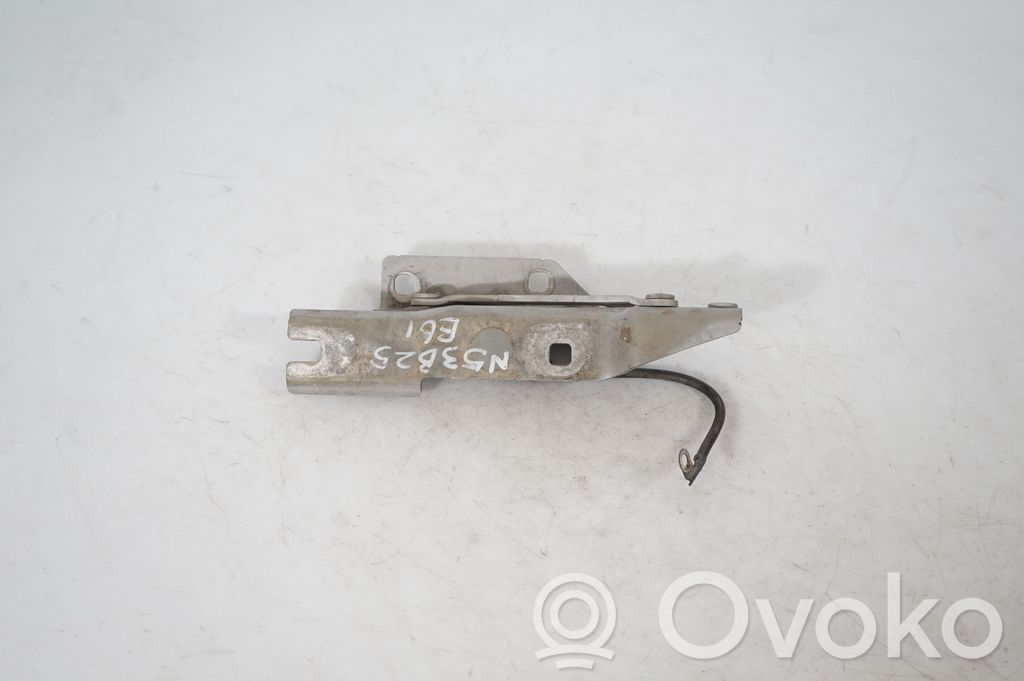 Engine bonnet/hood hinges (3)