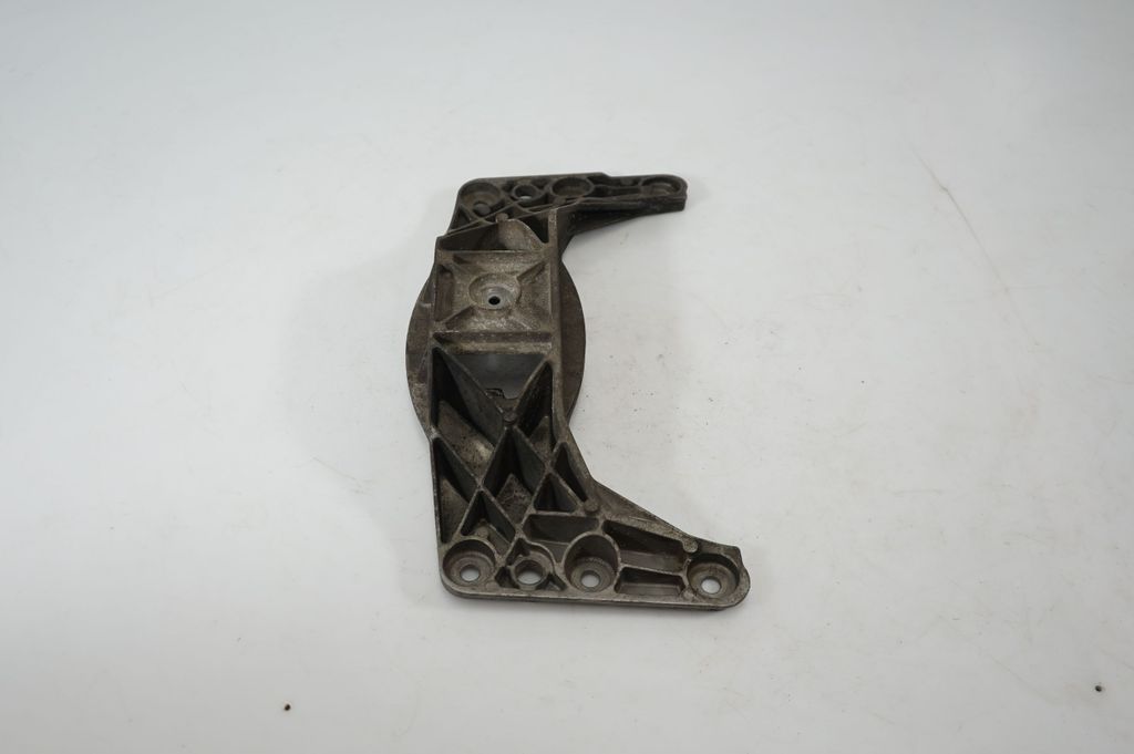 Gearbox mounting bracket (2)