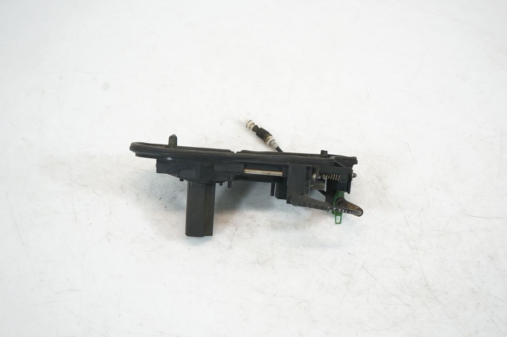 Rear door exterior handle/bracket (3)