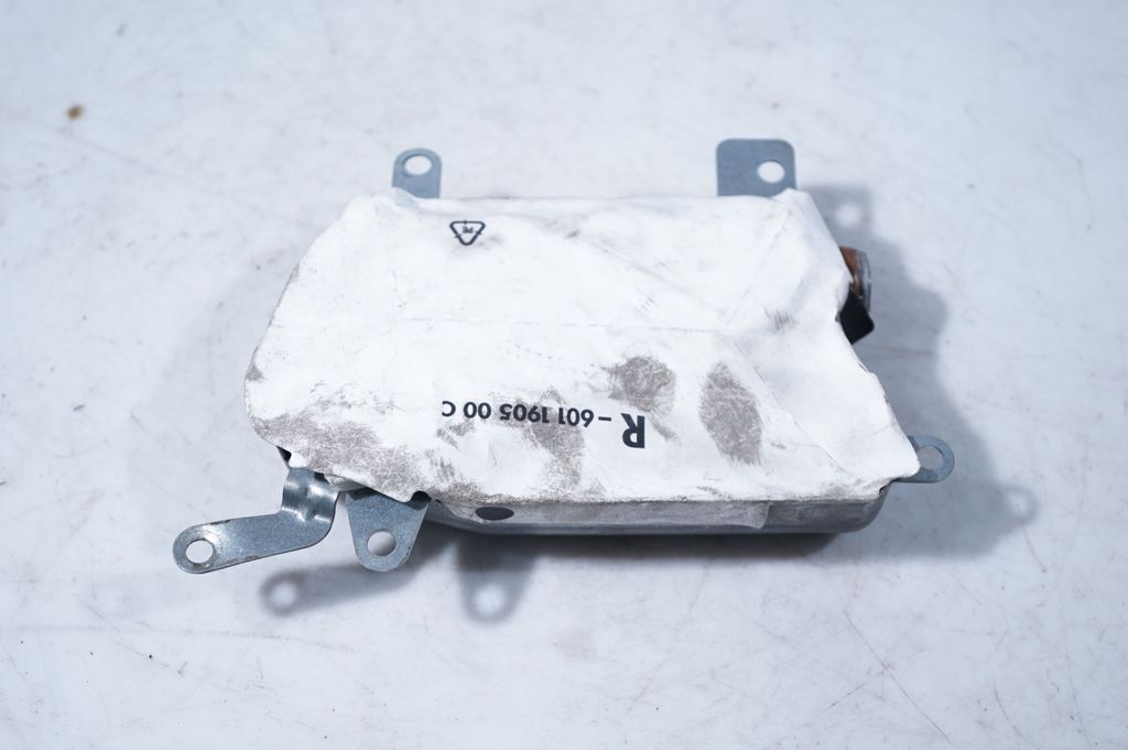 Front door airbag (6)