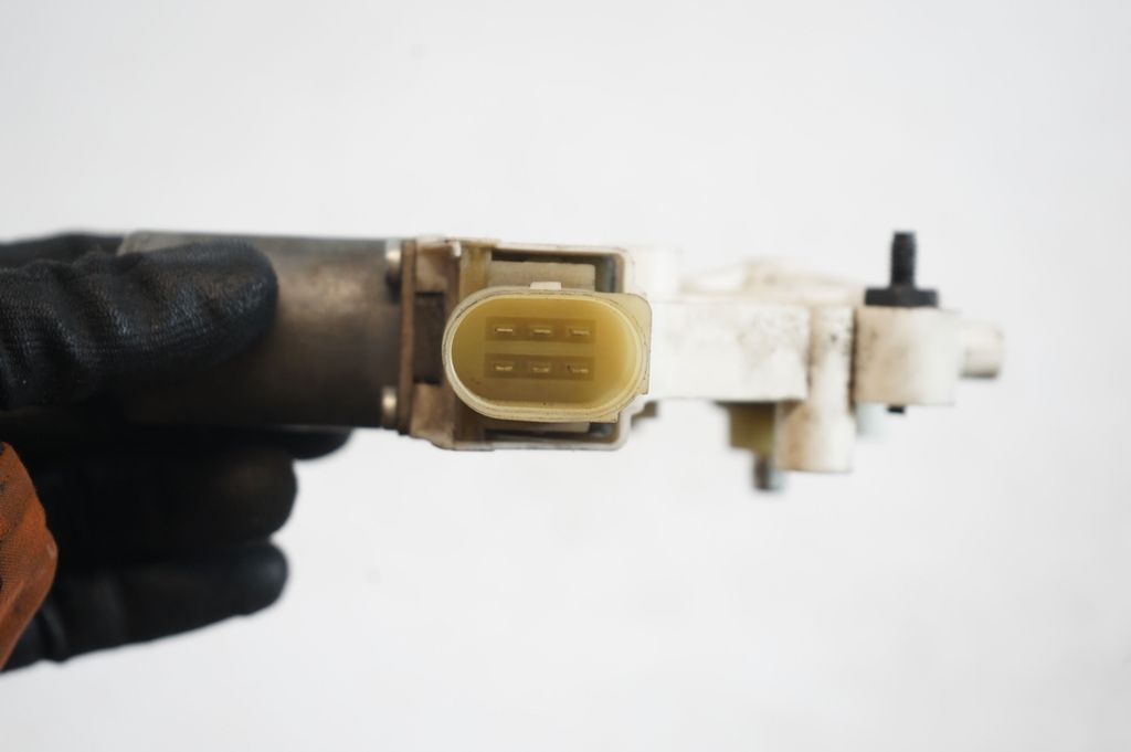 Front door window regulator with motor (6)