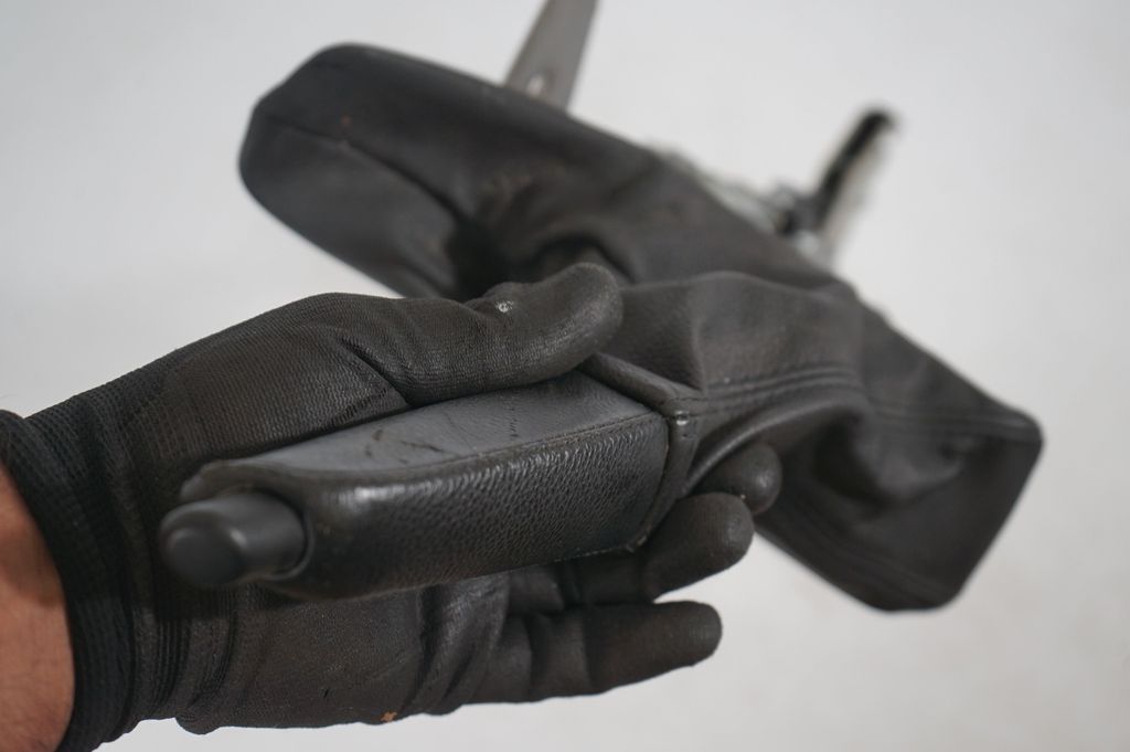 Handbrake/parking brake lever assembly (6)