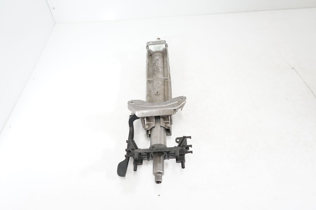 Steering wheel axle (5)