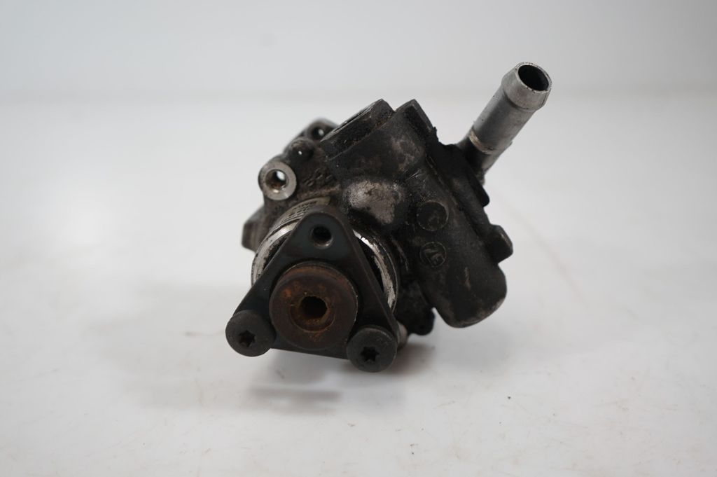 Power steering pump (8)