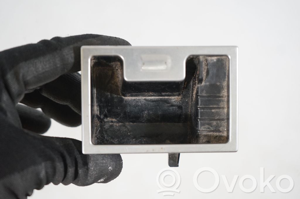 Car ashtray (6)